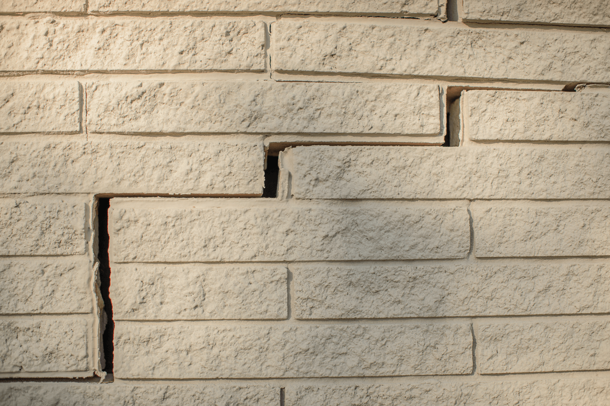 Settlement crack diagnosis